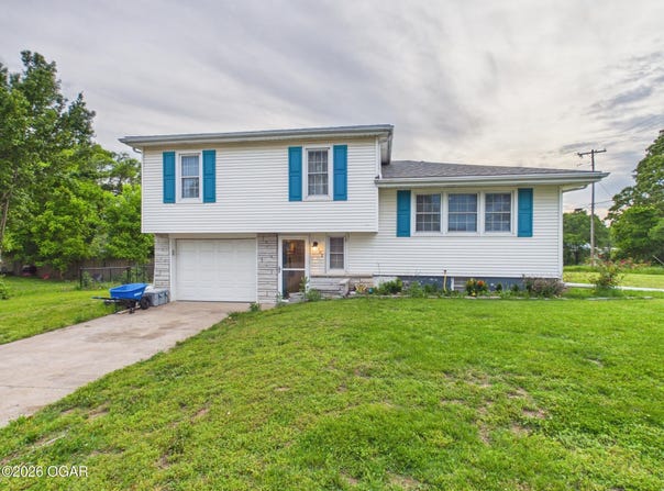 102 S Arlington Drive, Carl Junction, MO 64834