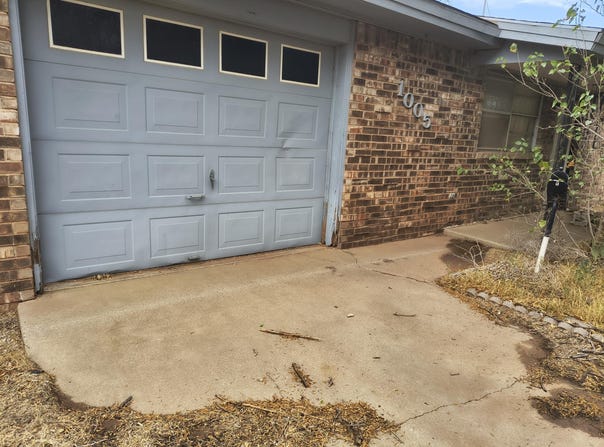 1005 E Lons Street, Brownfield, TX 79316