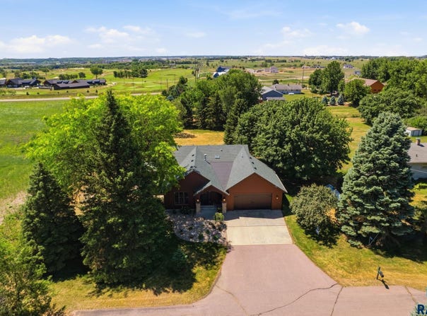47649 Surrell St, Sioux Falls, SD 57104