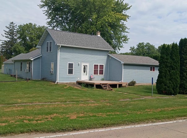 5933 N Stagecoach Trail, NORA, IL 61059