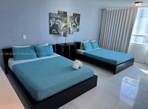 5445 Collins Ave, Miami Beach, FL 33140