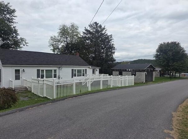 2801 Cold Springs Rd, Huntingdon, PA 16652