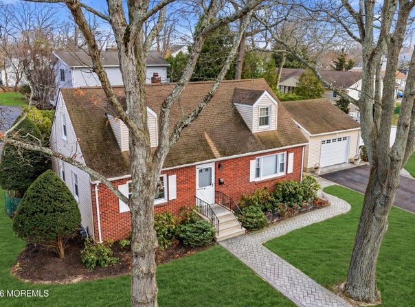 274 Michael Avenue, Oakhurst, NJ 07755