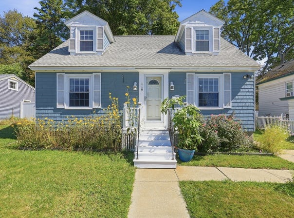 119 Beech St, Lowell, MA 01850