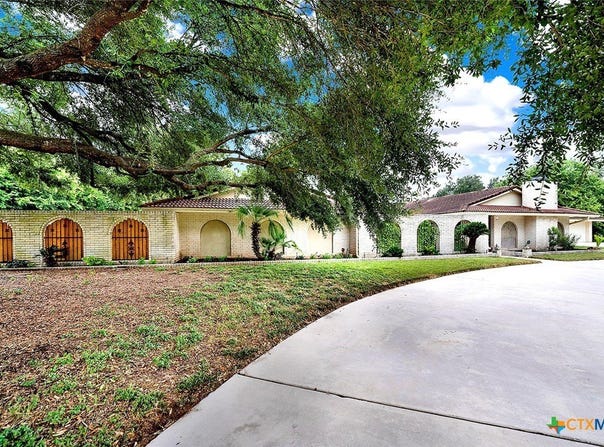 5 Augusta Drive, Seguin, TX 78155