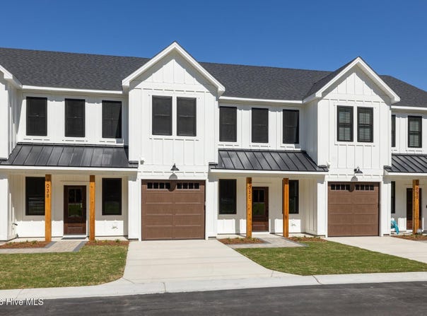 107 Star Lake Circle, Cape Carteret, NC 28584