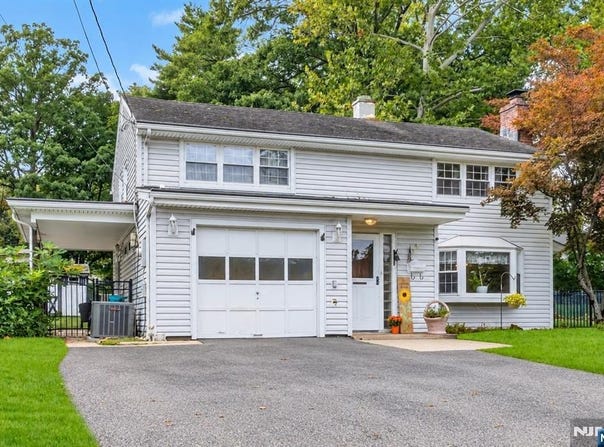 34 Salrit Avenue, Waldwick, NJ 07463
