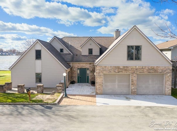 8591 Hidden Trail, Orleans, MI 48865