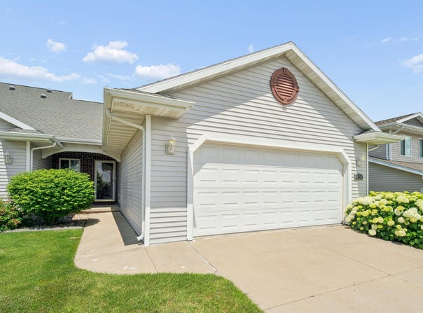 4490 W TRASINO Way, APPLETON, WI 54913