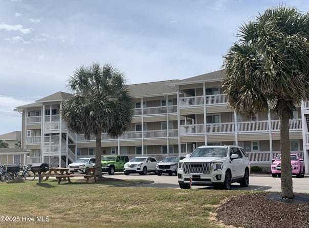 650 Cedar Point Boulevard, Cedar Point, NC 28584