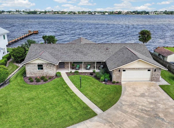 22 Emerald Circle, Ormond Beach, FL 32174