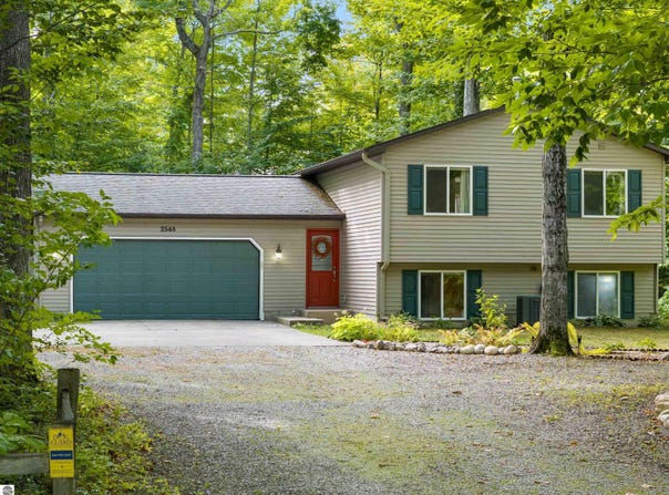 2548 E Birch Place, Cedar, MI 49621