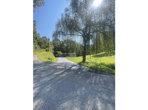 108 Bill Sowders Road, Flat Lick, KY 40935