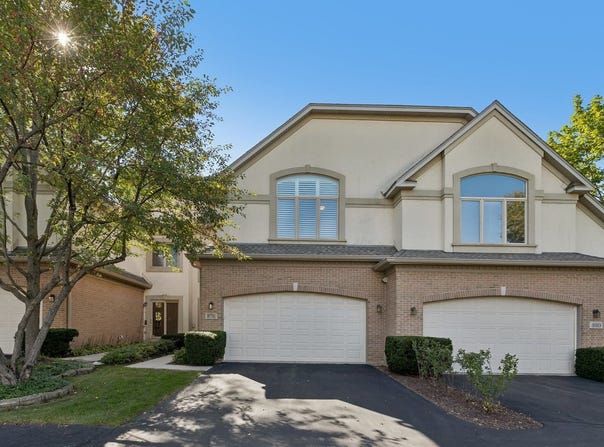 876 N MAPLE Avenue, Palatine, IL 60067