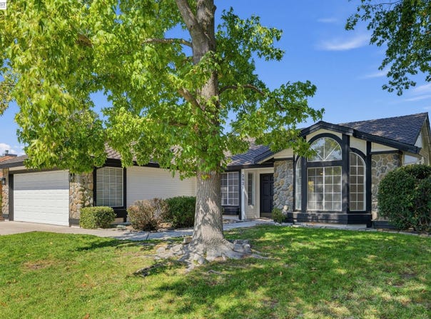 2921 Meadow Hawk Way, Antelope, CA 95843