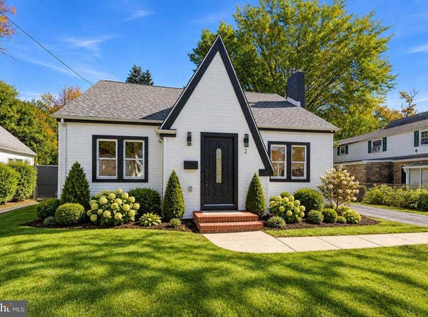 2 PERSHING Avenue, EWING, NJ 08618