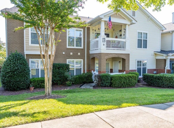 16638 Amberside Road E, Cornelius, NC 28031