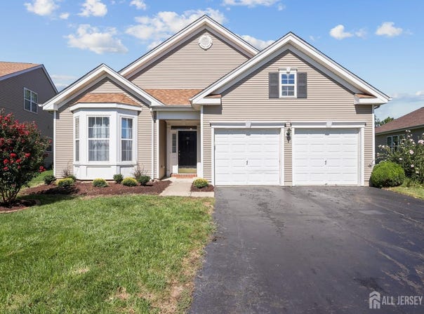 99 Minuteman Circle, Upper Freehold, NJ 08501