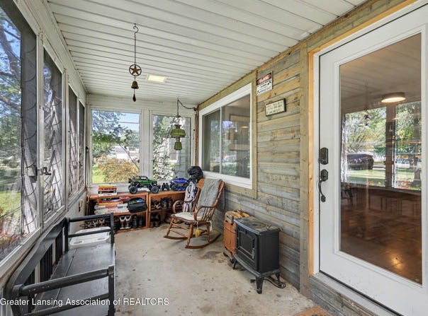 103 S Washington Street, Perry, MI 48872
