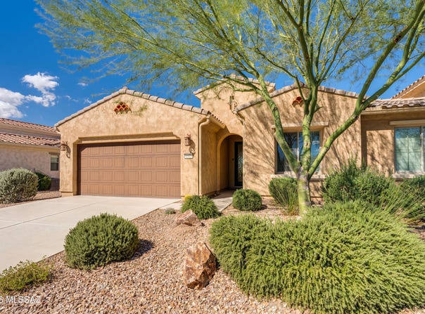 1377 E Basalt Drive, Green Valley, AZ 85614