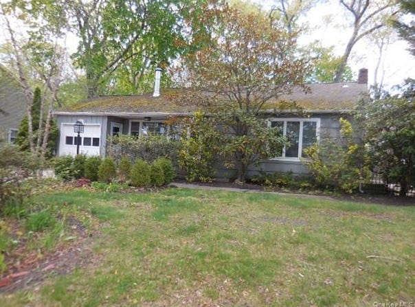 194 Phyllis Drive, Patchogue, NY 11772