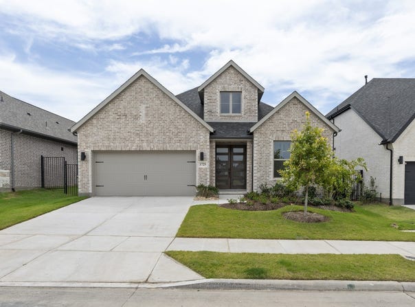 1725 Hillside Stroll Drive, Lavon, TX 75166