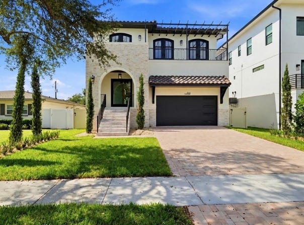 502 E DAVIS Boulevard, TAMPA, FL 33606
