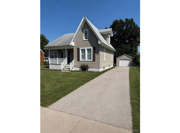 335 Park Drive, Bethalto, IL 62010
