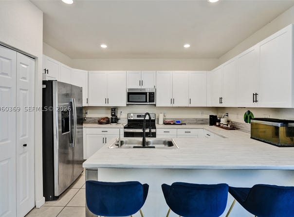 11135 W 32nd Ln, Hialeah, FL 33018