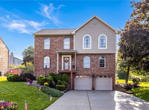 4998 Summit Dr, Hampton, PA 15101