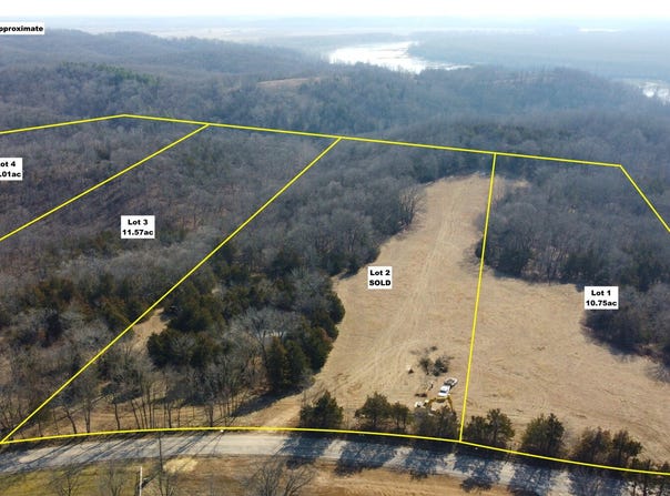 01 E. Cedar Tree Ln., Hartsburg, MO 65039