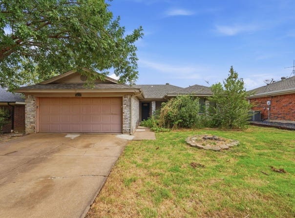 6017 Sundown Drive, Watauga, TX 76148
