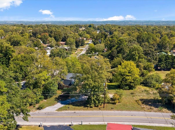 1000 S Crest Road, Chattanooga, TN 37404