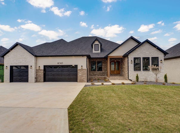6063 S Dollison Avenue, Springfield, MO 65810
