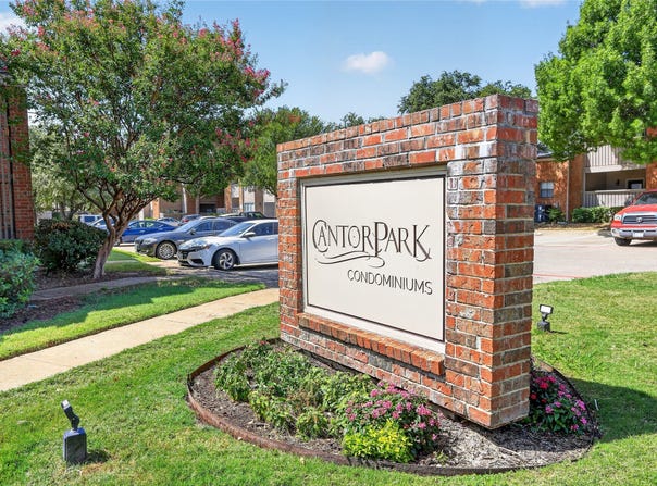 2105 Count Fleet Drive, Arlington, TX 76011