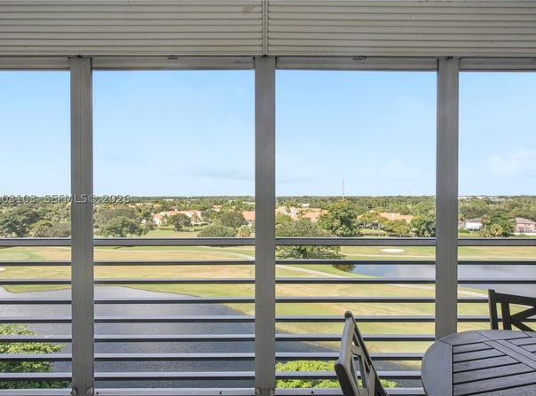 3507 Oaks Way, Pompano Beach, FL 33069