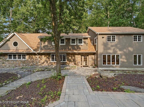 360 Babbling Brook Road, Scotrun, PA 18355