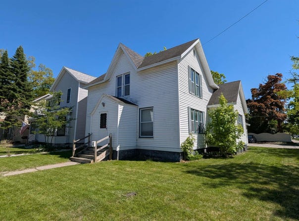 204 E Eighth Street, Traverse City, MI 49684