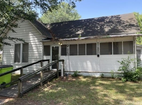 212 W 12th Street, Stuttgart, AR 72160-0000