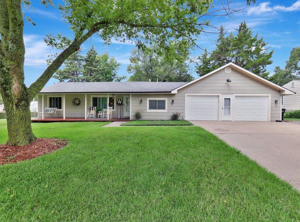1703 N Cron St, Augusta, KS 67010