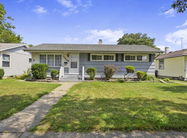 17427 Lorenz Avenue, Lansing, IL 60438