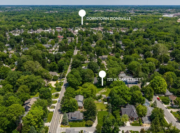 725 W Oak Street, Zionsville, IN 46077