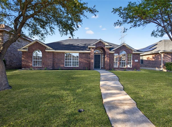 2221 Bridle Path Drive, Lancaster, TX 75146