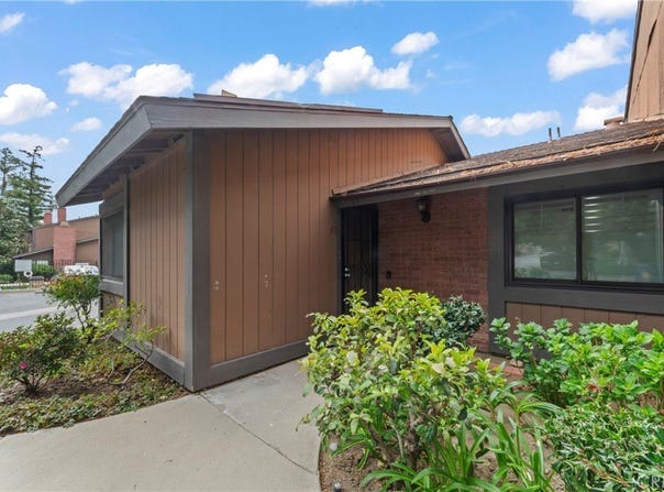 14456 Foothill, Sylmar, CA 91342