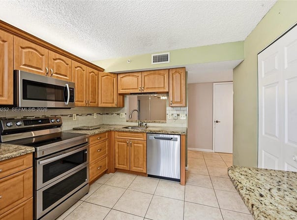 15342 Lakes Of Delray Blvd, Delray Beach, FL 33484