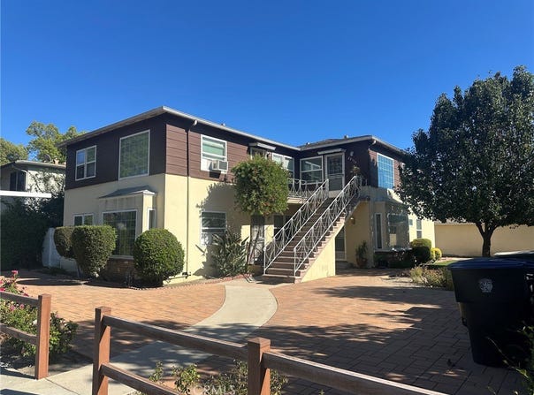 2208 W Victory, Burbank, CA 91506