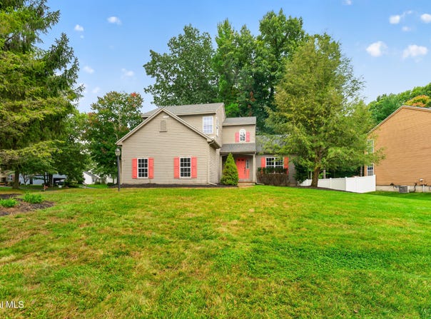 30 Lexington Commons Boulevard, Halfmoon, NY 12065