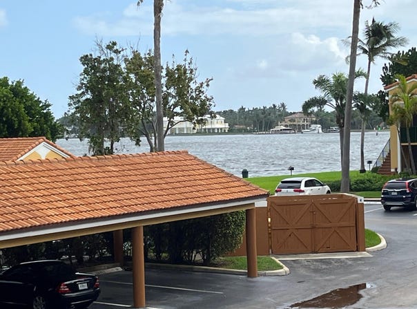 160 Yacht Club Way, Hypoluxo, FL 33462