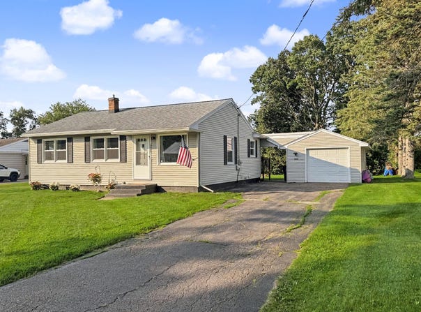 2707 GLEN DR, Merrill, WI 54452