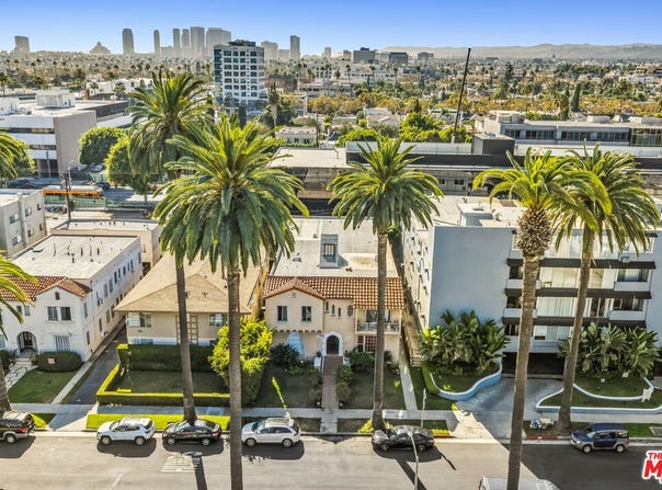 127 N Hamilton Dr, Beverly Hills, CA 90211